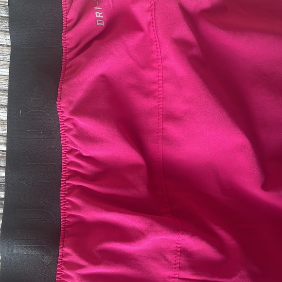 Nike dry fit lined midrise shorts size medium with 3 inch inseam in colour pink - Picture 2 of 4